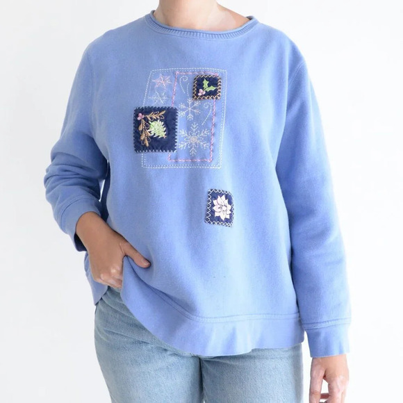 Vintage  Basic Editions Blue Embroidered Floral Christmas Crewneck Sweater M - Picture 1 of 12